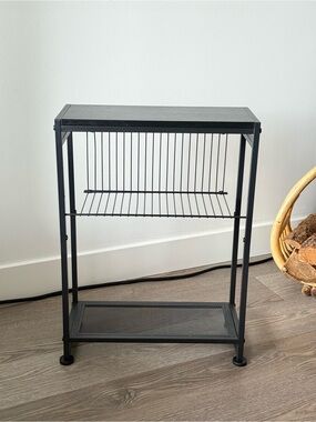 Charcoal Gray Small Decor 17x17.1x21.7” Metal Veneer Sidetable